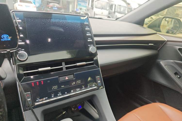 Used Toyota Avalon 2019 2.0L Ambition Edition China VI Audio And AC Panel