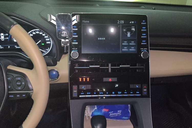 Used Toyota Avalon 2019 Dual-Engine 2.5L XLE Prestige Version China VI Standard Audio And AC Panel