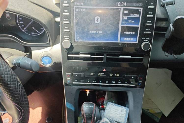 Used Toyota Avalon 2019 Dual-Engine 2.5L XLE Prestige Version China VI Standard Audio And AC Panel