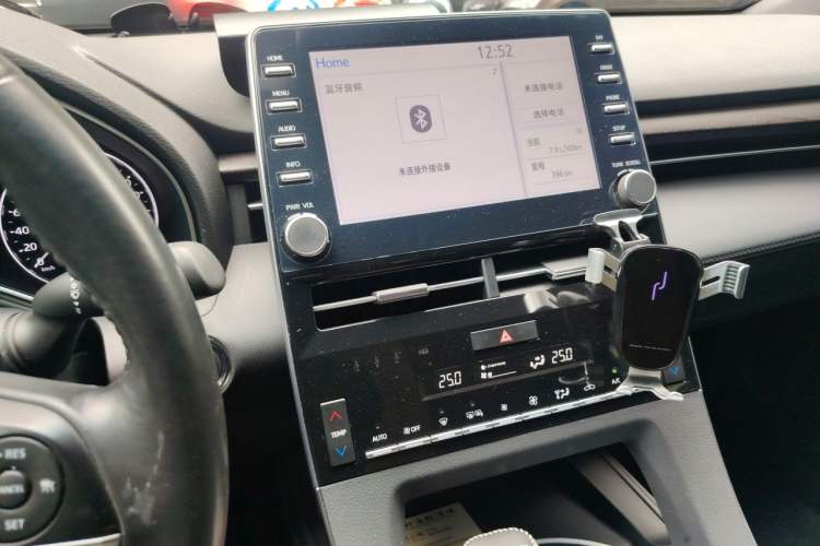 Used Toyota Avalon 2019 2.0L XLE Premium Edition China VI Audio And AC Panel