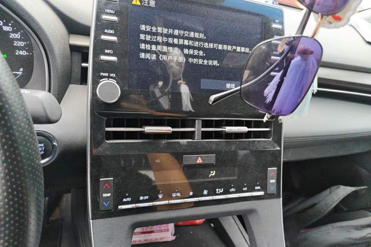 Used Toyota Avalon 2019 2.0L Luxury Edition China VI Standard Audio And AC Panel