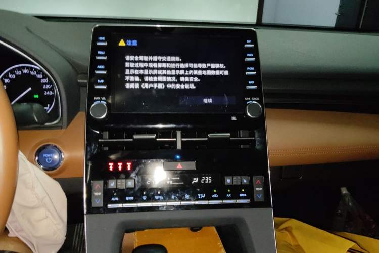Used Toyota Avalon 2019 Dual-Engine 2.5L Limited Flagship Edition China V Standard Audio And AC Panel