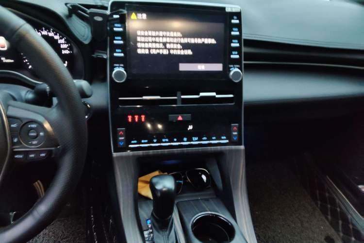 Used Toyota Avalon 2019 2.0L Ambition Edition China VI Audio And AC Panel