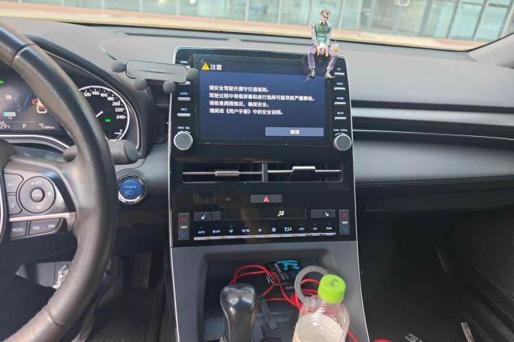 Used Toyota Avalon 2019 Dual-Engine 2.5L XLE Prestige Version China VI Standard Audio And AC Panel