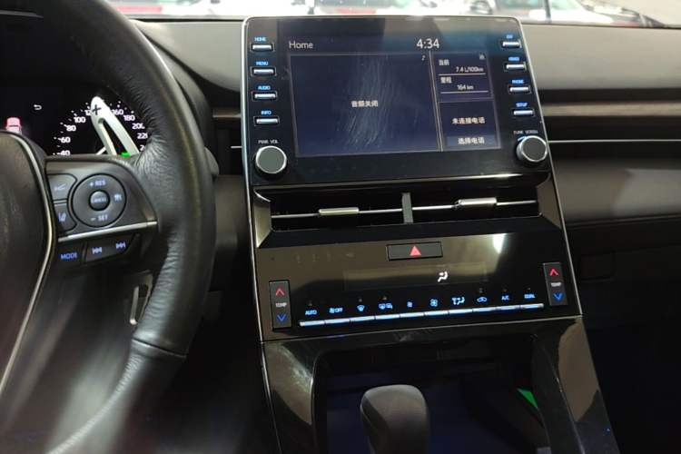 Used Toyota Avalon 2019 2.5L Ambition Version China VI Standard Audio And AC Panel