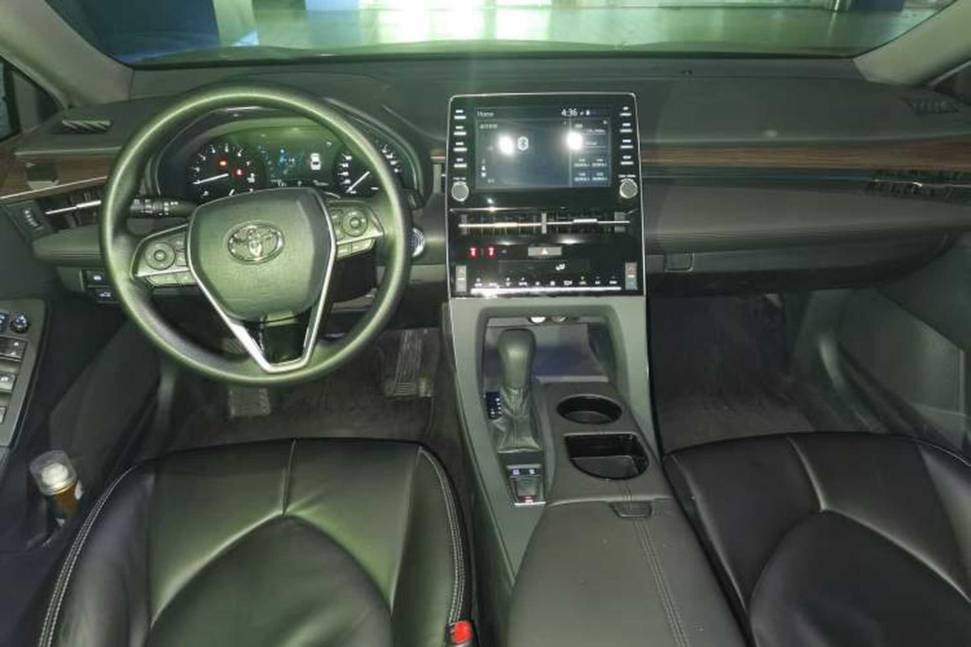 Used Toyota Avalon 2019 2.0L Ambition Edition China VI Center Console