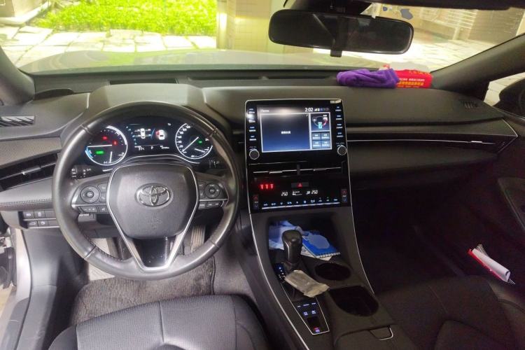 Used Toyota Avalon 2019 Dual-Engine 2.5L Luxury Edition China VI Standard Center Console