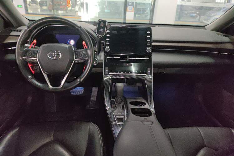 Used Toyota Avalon 2019 2.5L Ambition Version China VI Standard Center Console