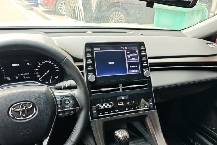 Used Toyota Avalon 2019 2.0L Luxury Edition China VI Standard Center Console