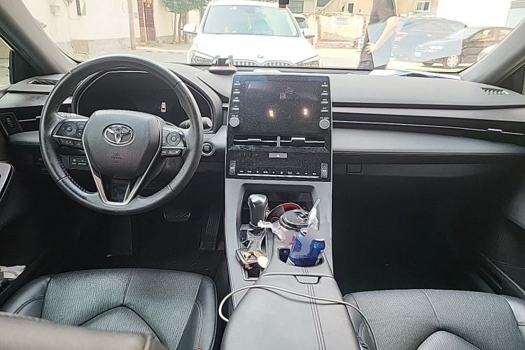Used Toyota Avalon 2019 2.0L Luxury Edition China VI Standard Center Console