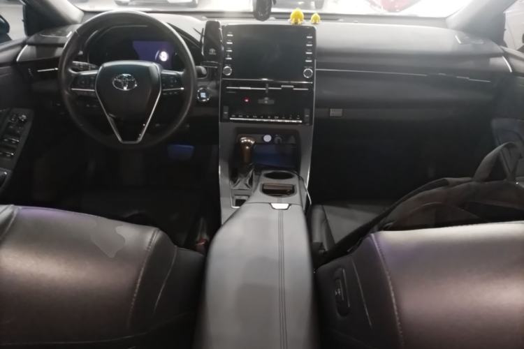 Used Toyota Avalon 2019 2.0L XLE Premium Edition China VI Center Console