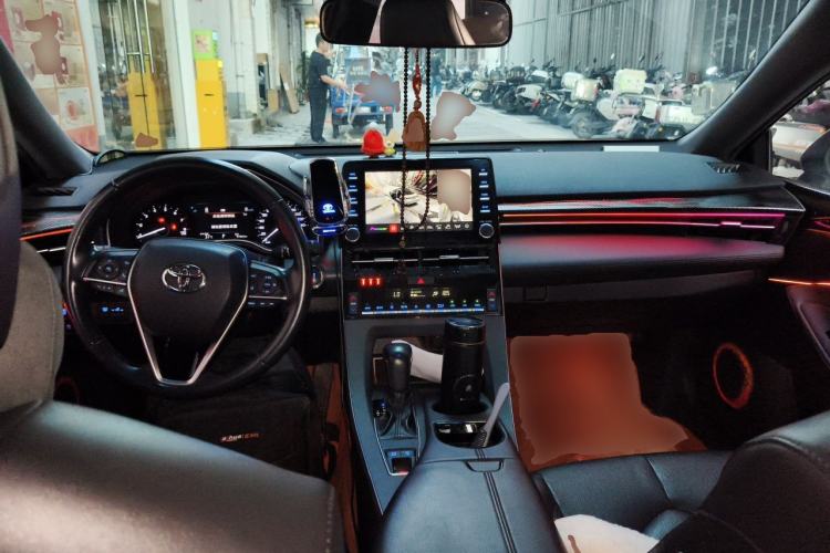 Used Toyota Avalon 2019 2.0L Luxury Edition China VI Standard Center Console