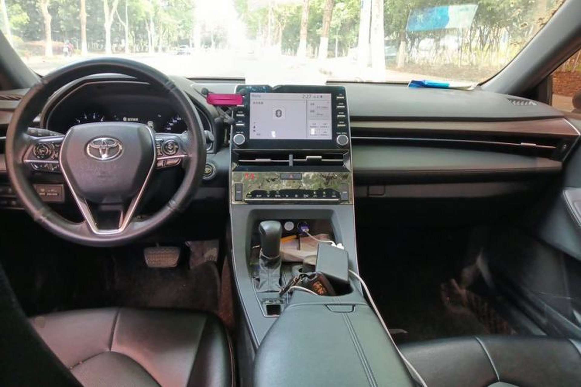 Used Toyota Avalon 2019 2.0L Ambition Edition China VI Center Console