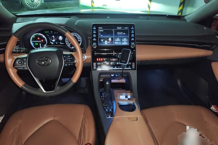 Used Toyota Avalon 2019 Dual-Engine 2.5L XLE Prestige Version China VI Standard Center Console