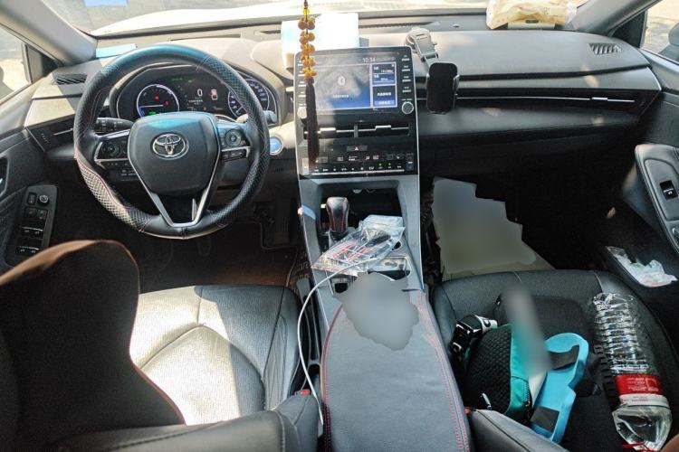 Used Toyota Avalon 2019 Dual-Engine 2.5L XLE Prestige Version China VI Standard Center Console