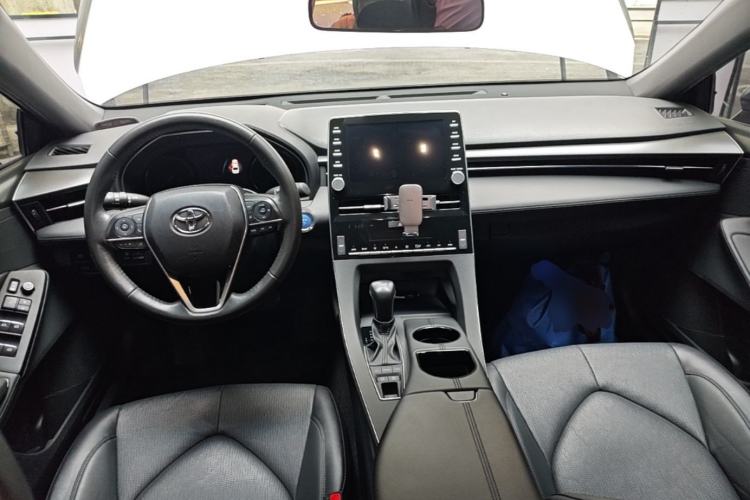 Used Toyota Avalon 2019 Dual-Engine 2.5L Luxury Edition China VI Standard Center Console
