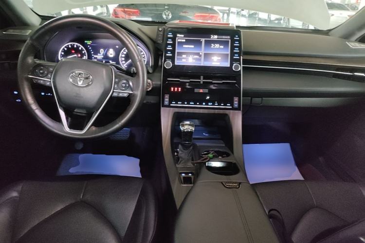 Used Toyota Avalon 2019 2.0L XLE Premium Edition China VI Center Console