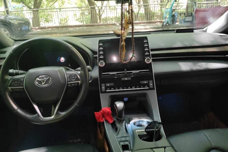 Used Toyota Avalon 2019 2.5L Touring Premium Version China V Standard Center Console