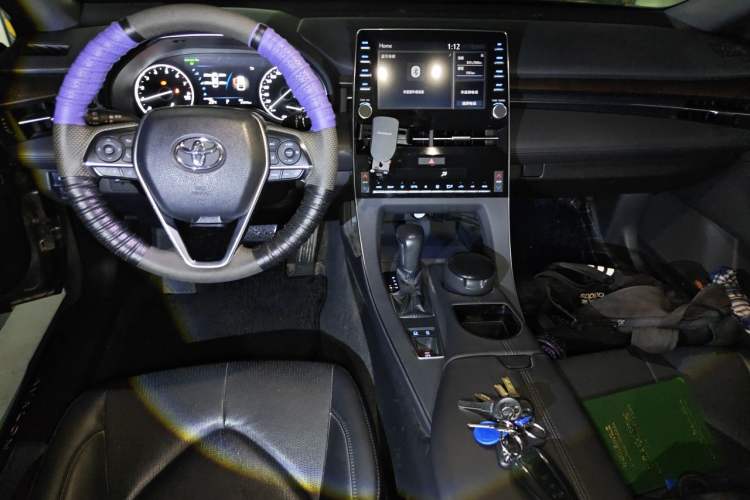 Used Toyota Avalon 2019 2.0L XLE Premium Edition China VI Center Console