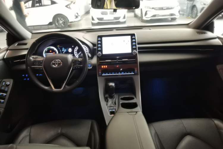 Used Toyota Avalon 2019 Dual-Engine 2.5L Luxury Edition China VI Standard Center Console