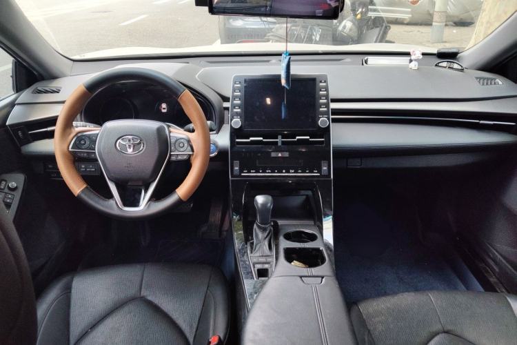 Used Toyota Avalon 2019 Dual-Engine 2.5L Luxury Edition China VI Standard Center Console