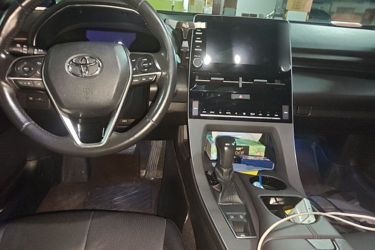 Used Toyota Avalon 2019 2.0L Luxury Edition China VI Standard Center Console