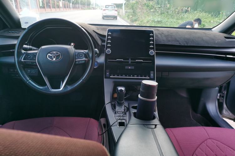 Used Toyota Avalon 2019 Dual-Engine 2.5L Luxury Edition China VI Standard Center Console