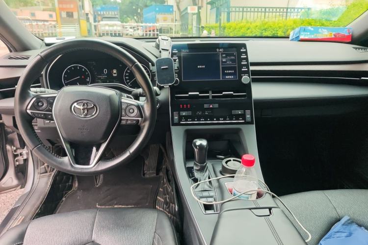 Used Toyota Avalon 2019 2.5L Touring Premium Version China VI Standard Center Console
