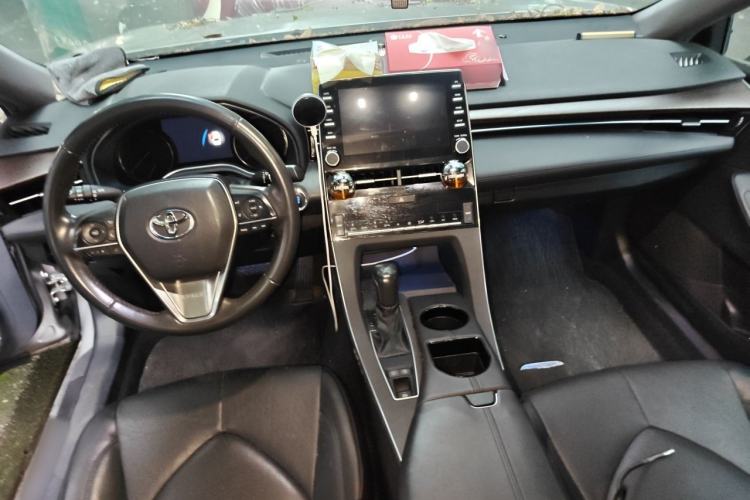 Used Toyota Avalon 2019 2.0L XLE Premium Edition China VI Center Console
