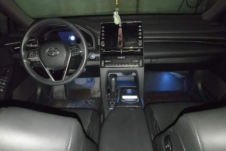 Used Toyota Avalon 2019 Dual-Engine 2.5L XLE Prestige Version China V Standard Center Console