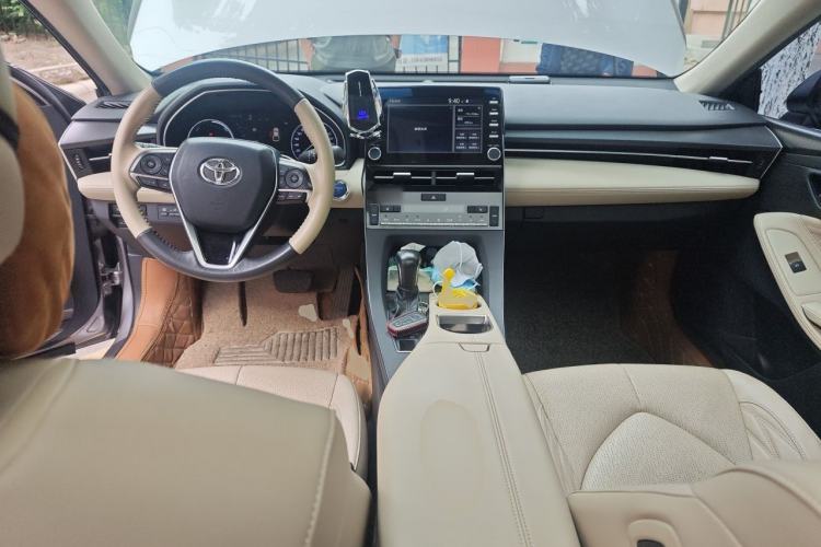 Used Toyota Avalon 2019 Dual-Engine 2.5L XLE Prestige Version China V Standard Center Console