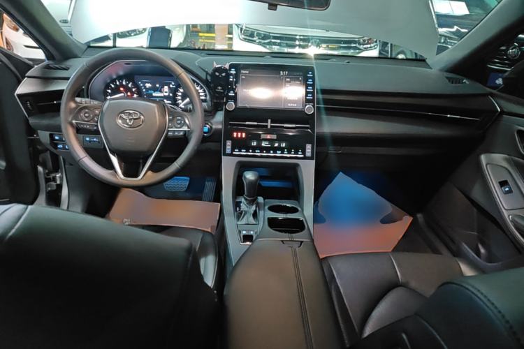 Used Toyota Avalon 2019 2.0L Luxury Edition China VI Standard Center Console
