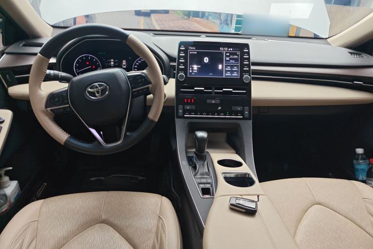 Used Toyota Avalon 2019 2.5L Touring Premium Version China VI Standard Center Console