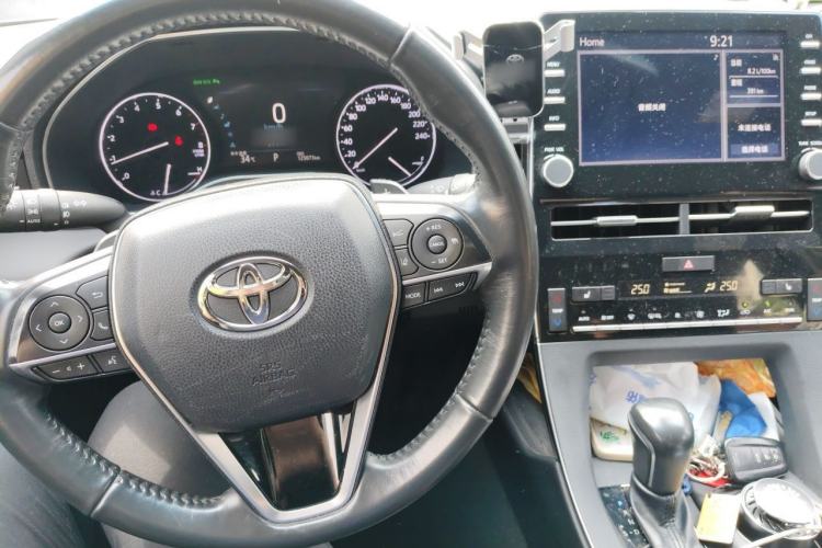 Used Toyota Avalon 2019 2.5L Touring Premium Version China VI Standard Center Console