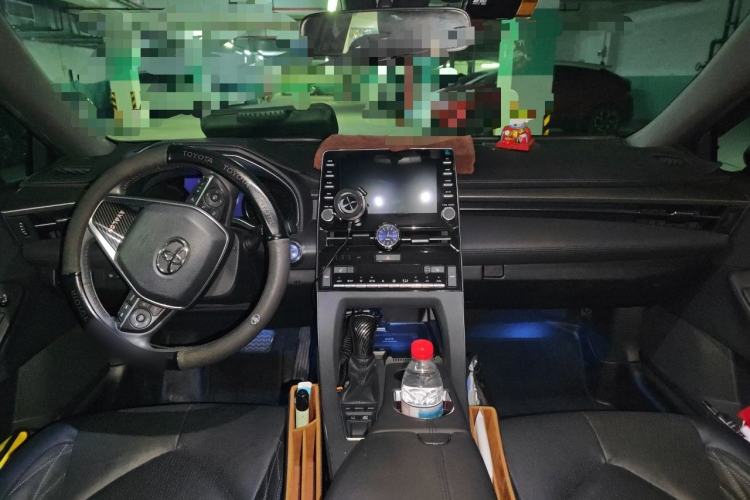 Used Toyota Avalon 2019 Dual-Engine 2.5L XLE Prestige Version China VI Standard Center Console