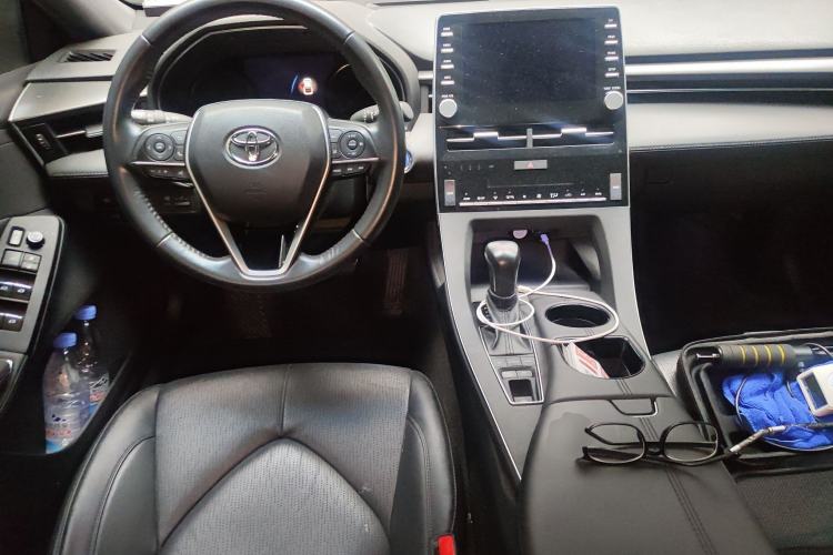Used Toyota Avalon 2019 Dual-Engine 2.5L Luxury Edition China VI Standard Center Console
