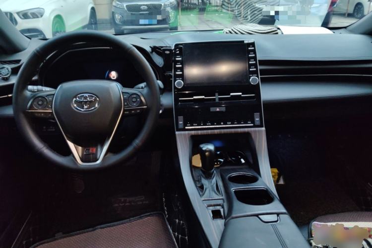 Used Toyota Avalon 2019 2.0L Ambition Edition China VI Center Console