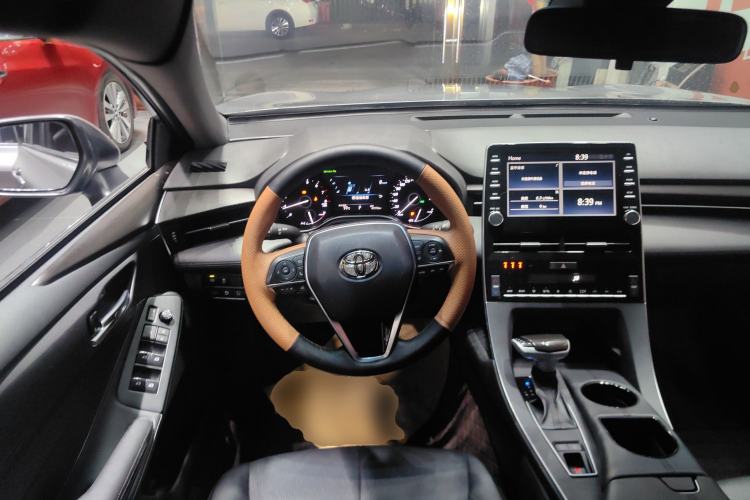 Used Toyota Avalon 2019 2.0L XLE Premium Edition China VI Center Console