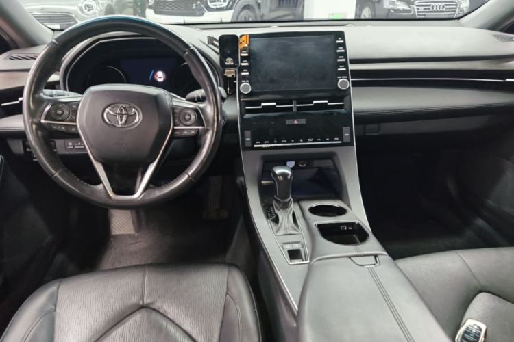 Used Toyota Avalon 2019 2.0L XLE Premium Edition China VI Center Console