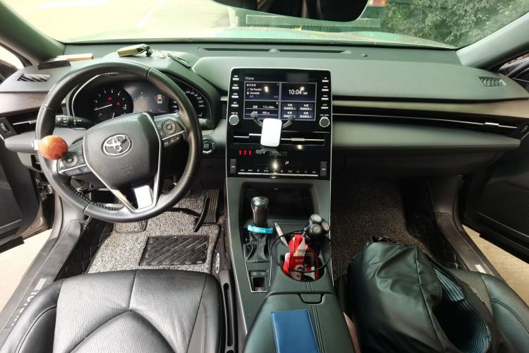 Used Toyota Avalon 2019 2.0L Luxury Edition China VI Standard Center Console