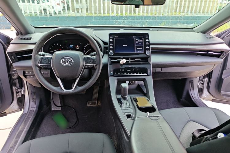 Used Toyota Avalon 2019 2.0L Ambition Edition China VI Center Console