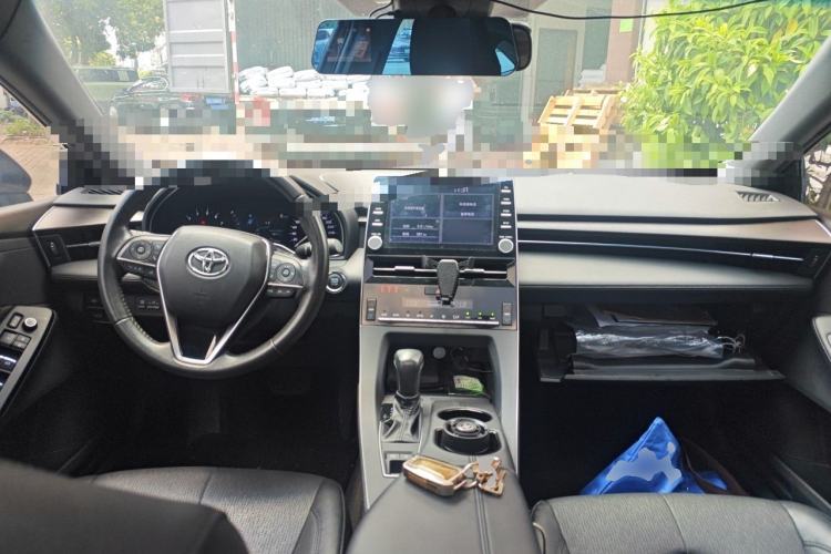 Used Toyota Avalon 2019 2.0L Luxury Edition China VI Standard Center Console