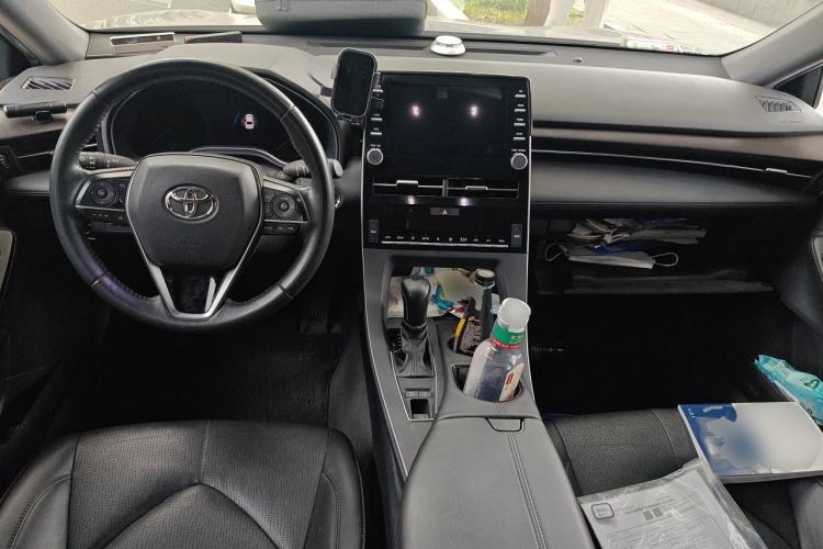 Used Toyota Avalon 2019 2.0L Luxury Edition China VI Standard Center Console