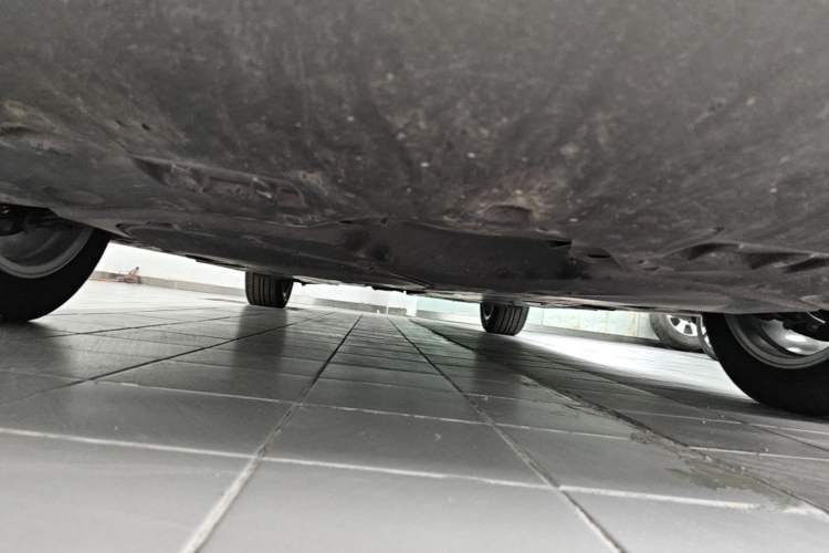 Used Toyota Avalon 2019 2.0L Ambition Edition China VI Chassis Front