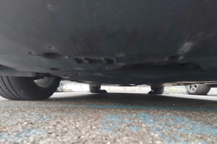 Used Toyota Avalon 2019 Dual-Engine 2.5L XLE Prestige Version China VI Standard Chassis Front