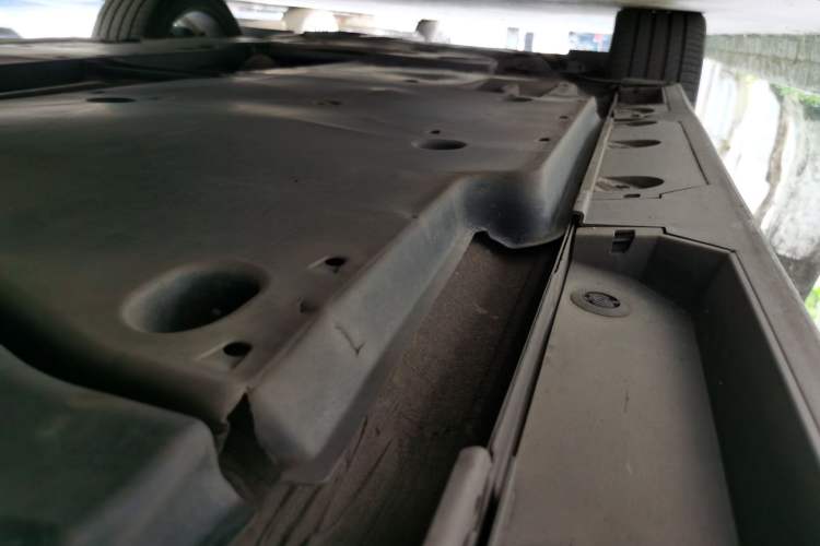 Used Toyota Avalon 2019 Dual-Engine 2.5L XLE Prestige Version China VI Standard Chassis Front Left