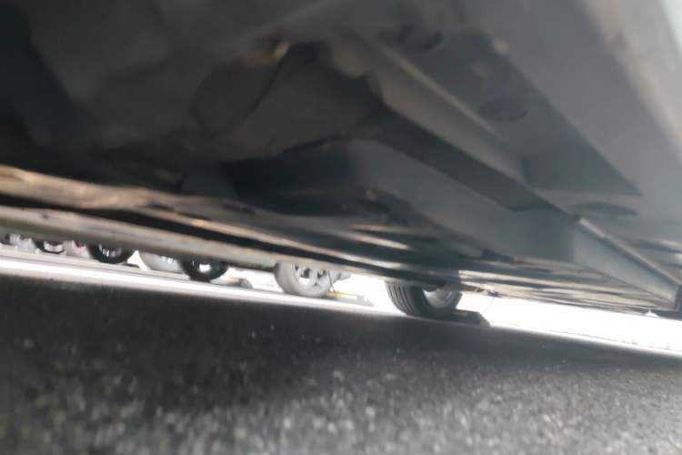 Used Toyota Avalon 2019 Dual-Engine 2.5L XLE Prestige Version China VI Standard Chassis Front Left
