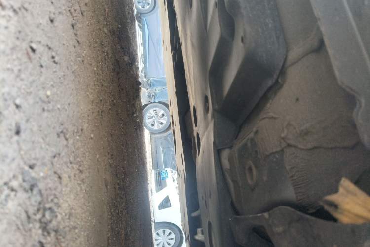 Used Toyota Avalon 2019 Dual-Engine 2.5L Luxury Edition China VI Standard Chassis Front Right