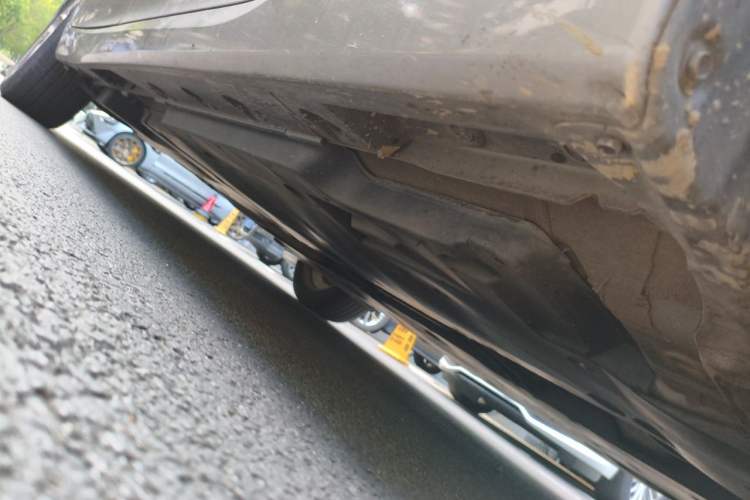 Used Toyota Avalon 2019 2.5L Ambition Version China VI Standard Chassis Front Right