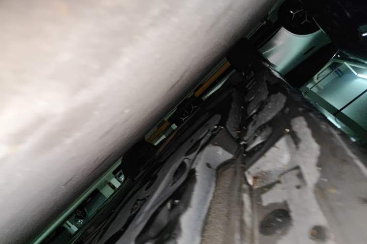 Used Toyota Avalon 2019 Dual-Engine 2.5L XLE Prestige Version China VI Standard Chassis Front Right